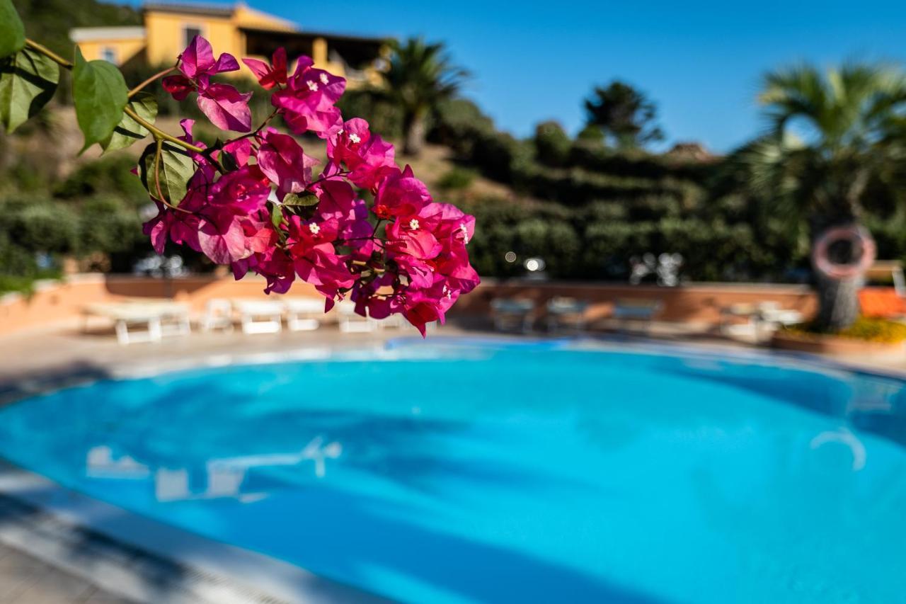 Hotel Corallaro سانتا تيريزا غالّورا المظهر الخارجي الصورة